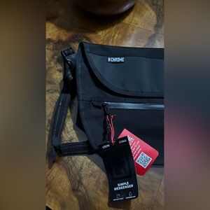 NWT CHROME INDUSTRIES ‘Simple Messenger”